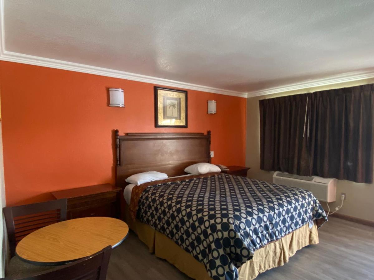 Downtown Motel 7 Сан Бернардино Екстериор снимка